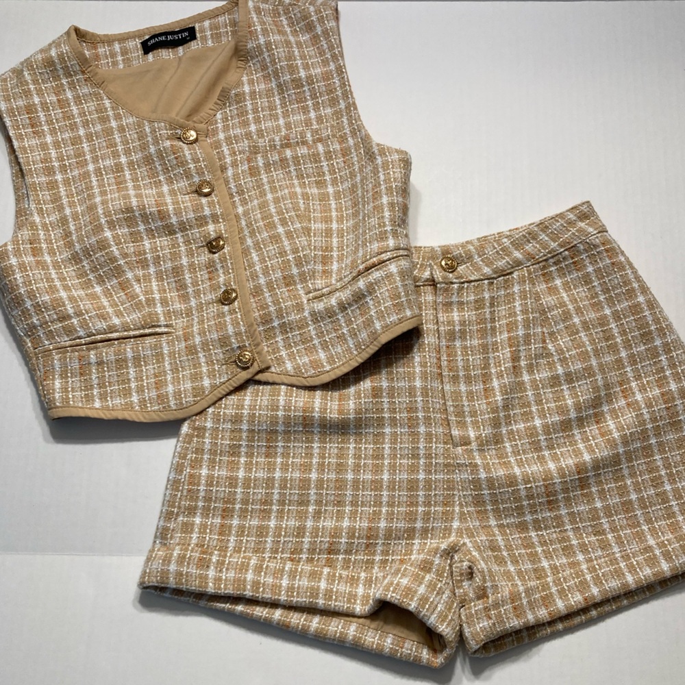 Beige Plaid High-Waist Bermuda Shorts by